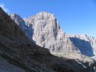 Uno scorcio verso il Crozzon di Brenta dal sentiero che sale al Rifugio Alimonta