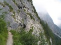 Da Malga Andalo verso il Rifugio Selvata dopo un lungo tratto nel bosco si trva questa caratteristica cengia